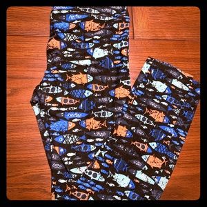 LuLaRoe Fish Leggings OS